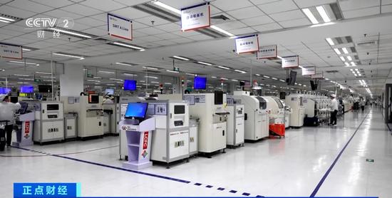 求職季來了!應(yīng)屆畢業(yè)生偏愛哪些行業(yè)?前三名出爐