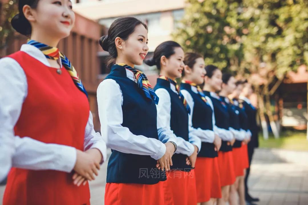 石家莊優質空乘培訓 專業站姿禮儀服務是必備核心技能